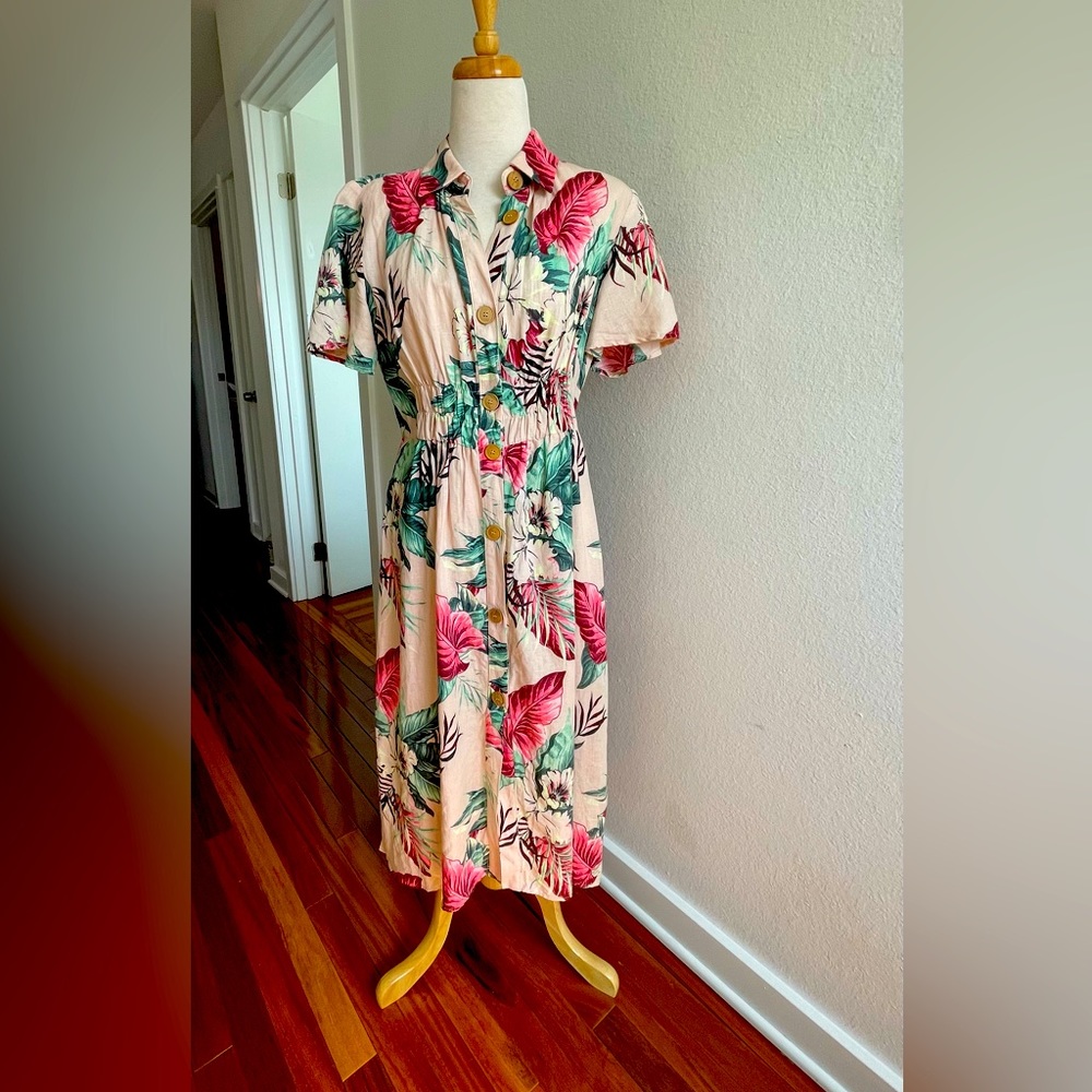 Zara floral midi linen dress! Flattering and comfortable. Worn twice. Size M.